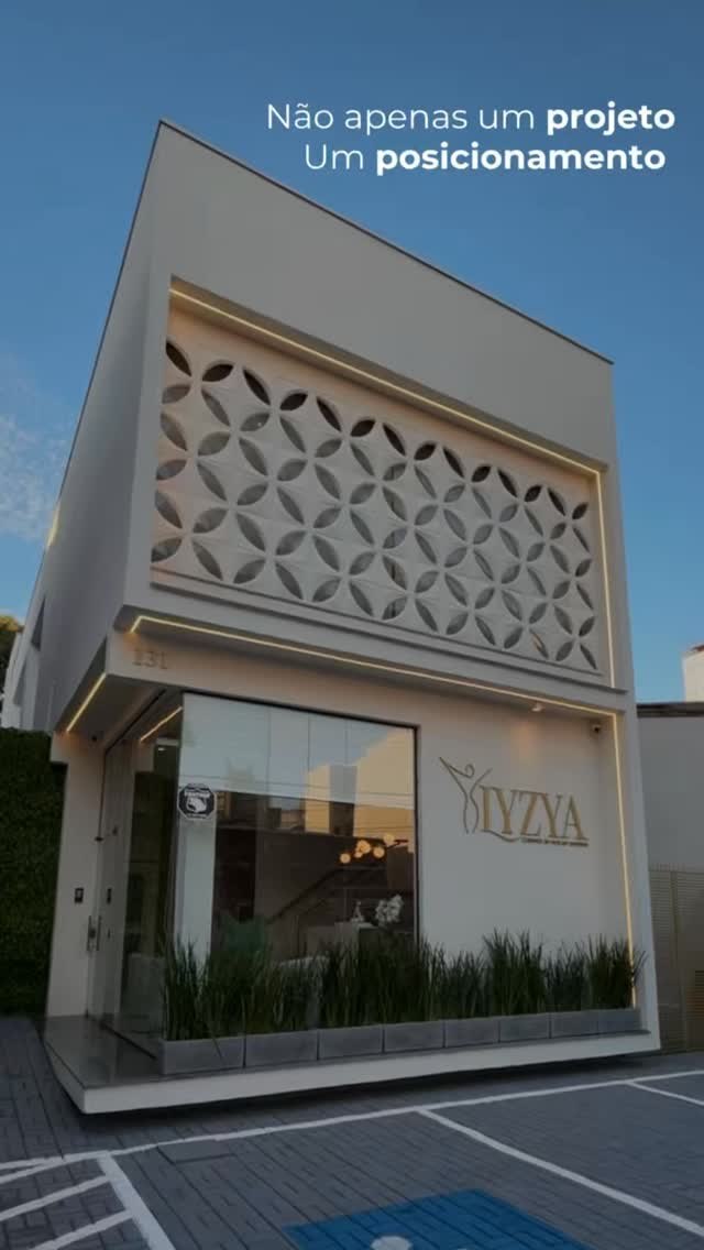 Fachada Instituto LYZYA